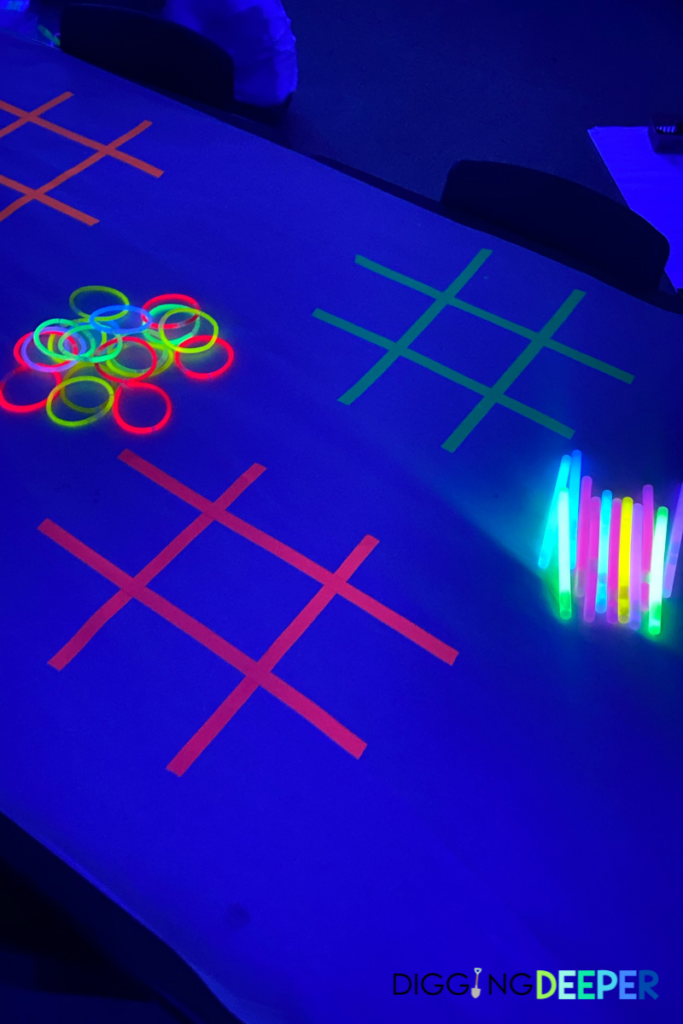 Glow Stick Tic-Tac-Toe - Make and Takes